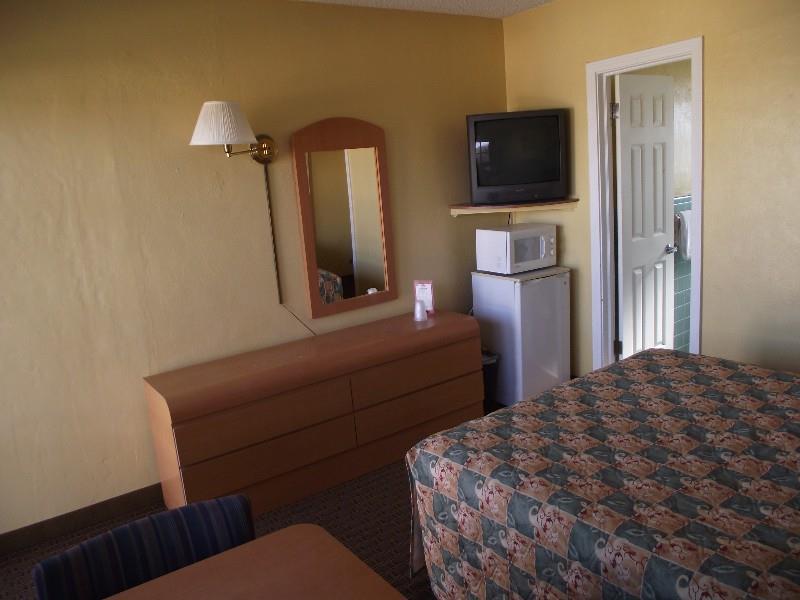 A 1 A Super Inn オーモンド・ビーチ 部屋 写真